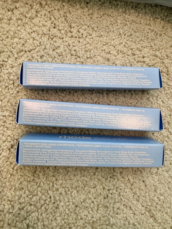 RHODE LE Sugarberry Peptide Lip Treatment Nourishing Glaze, 10ml - Picture 4 of 9